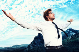 Homem sentindo gratidão